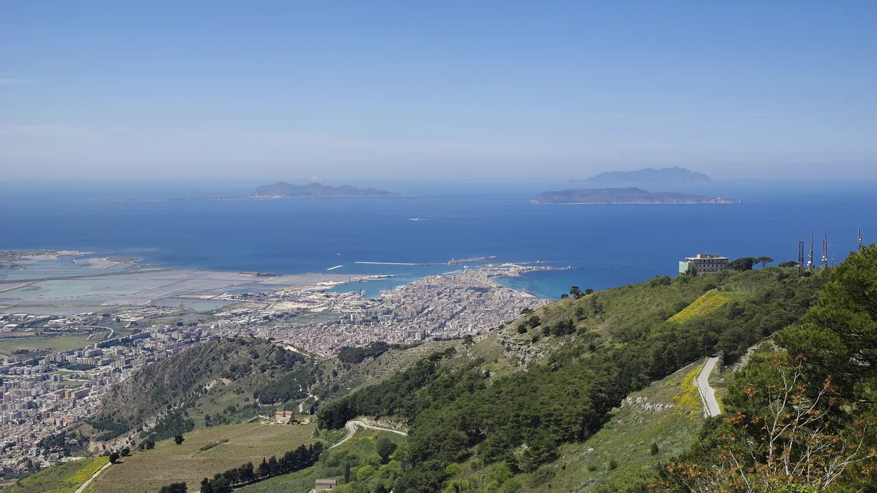 Trapani: SL rifornisce saloni in tutta la provincia
